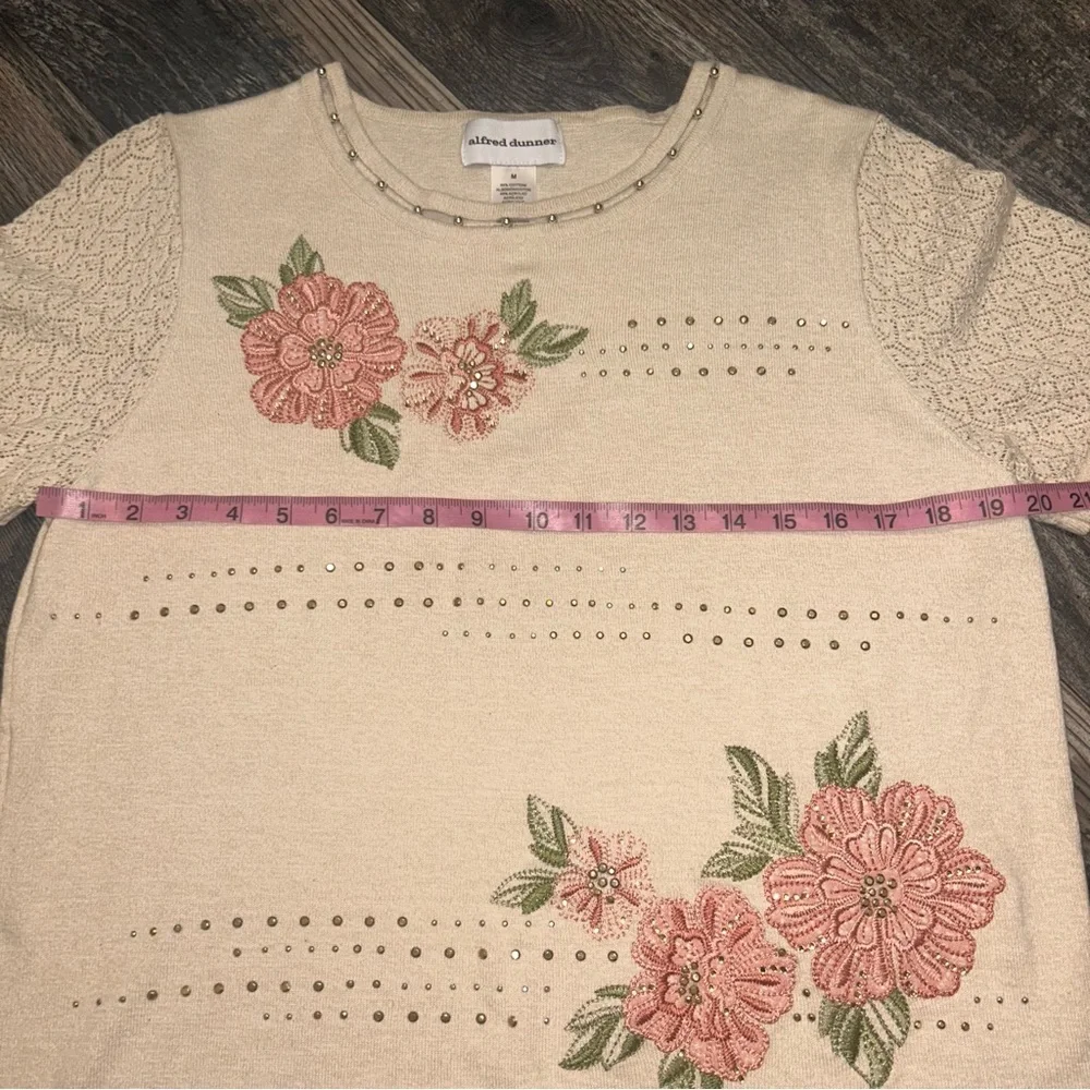 Alfred Dunner Grannycore Tan Knit Top Beaded Detail Embroidered Flowers Medium - Picture 7 of 9